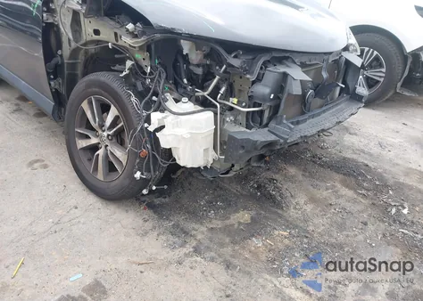 2018 Toyota Rav4 Xle from USA, damaged, VIN 2T3WFREV6JW523067